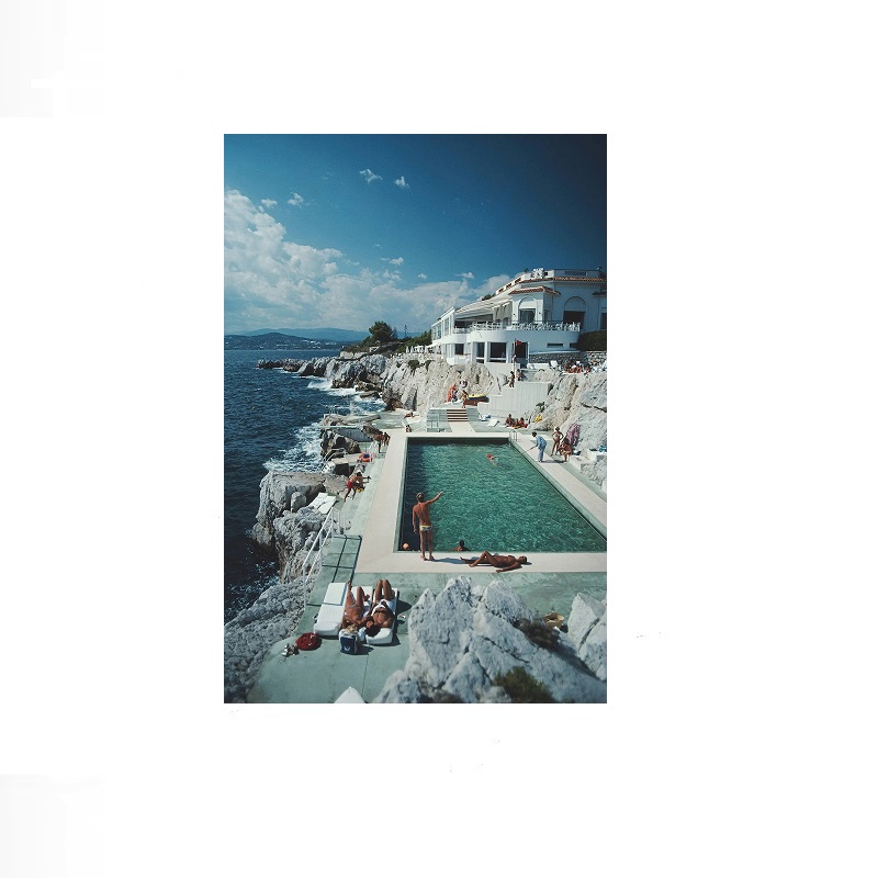 Retro Poolside Host Luxury Lif - Luxury Lifestyle Images avaliação e preço